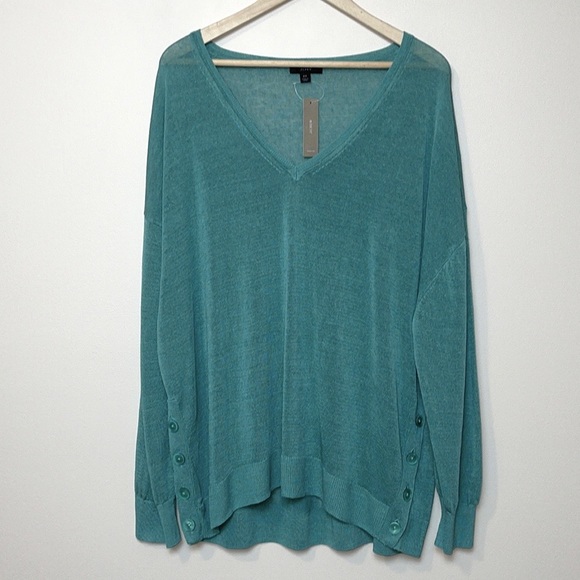 NWT J. Crew V-Neck Sweater with Side Buttons in Linen Blend - Picture 2 of 11